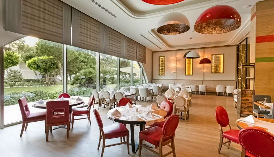 هتل تایتانیک دلوکس لارا آنتالیا